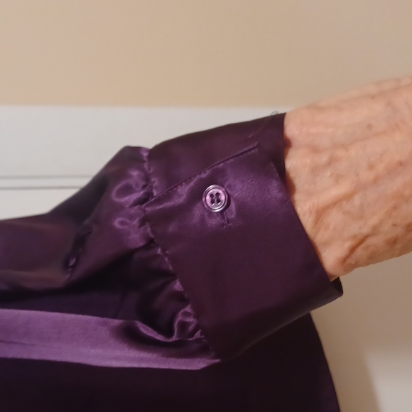 Chicos Deep Plum Button and Tie Front Blouse slits on size Large chico2=Large - Picture 4 of 8